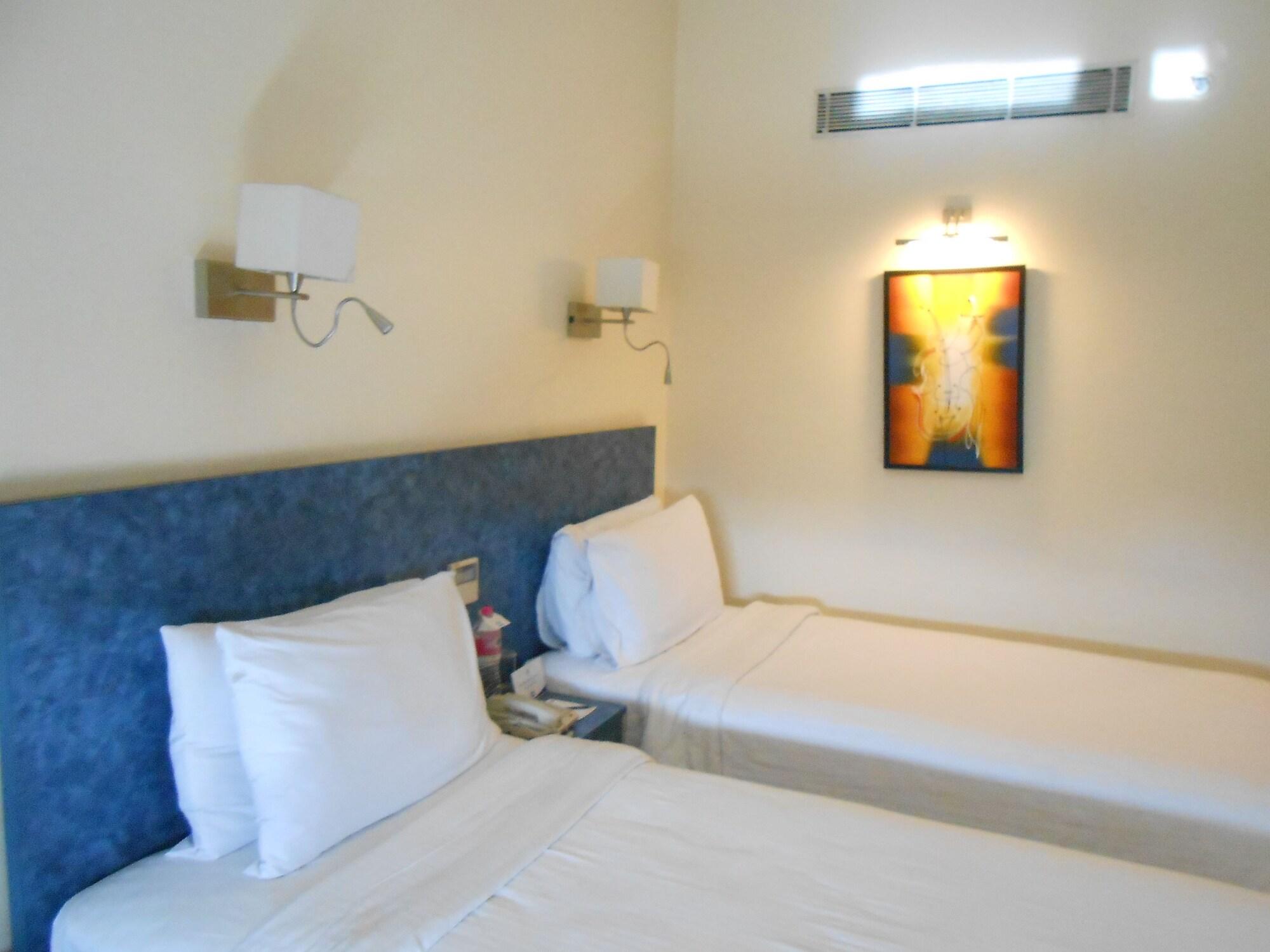 Noorya Business & Banquet Hotel Pimpri-Chinchwad Eksteriør bilde