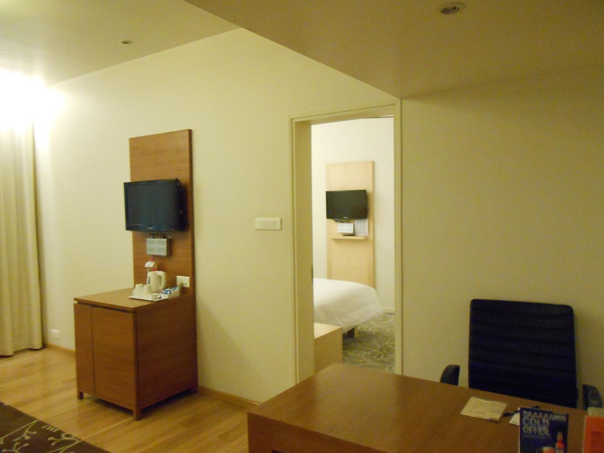 Noorya Business & Banquet Hotel Pimpri-Chinchwad Eksteriør bilde