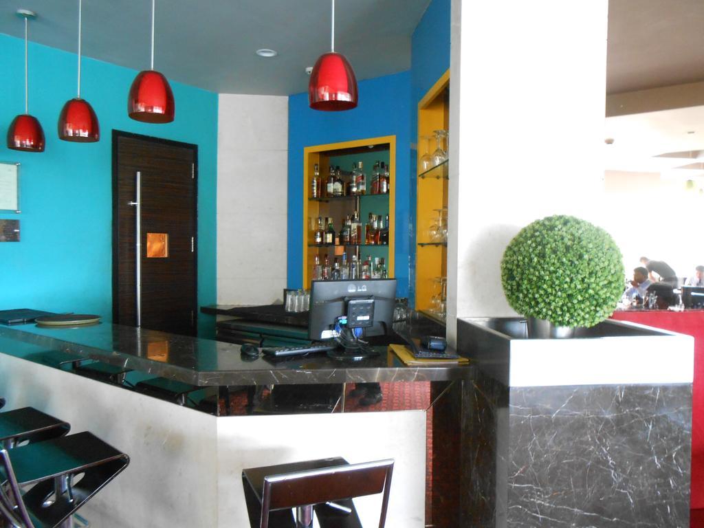 Noorya Business & Banquet Hotel Pimpri-Chinchwad Eksteriør bilde
