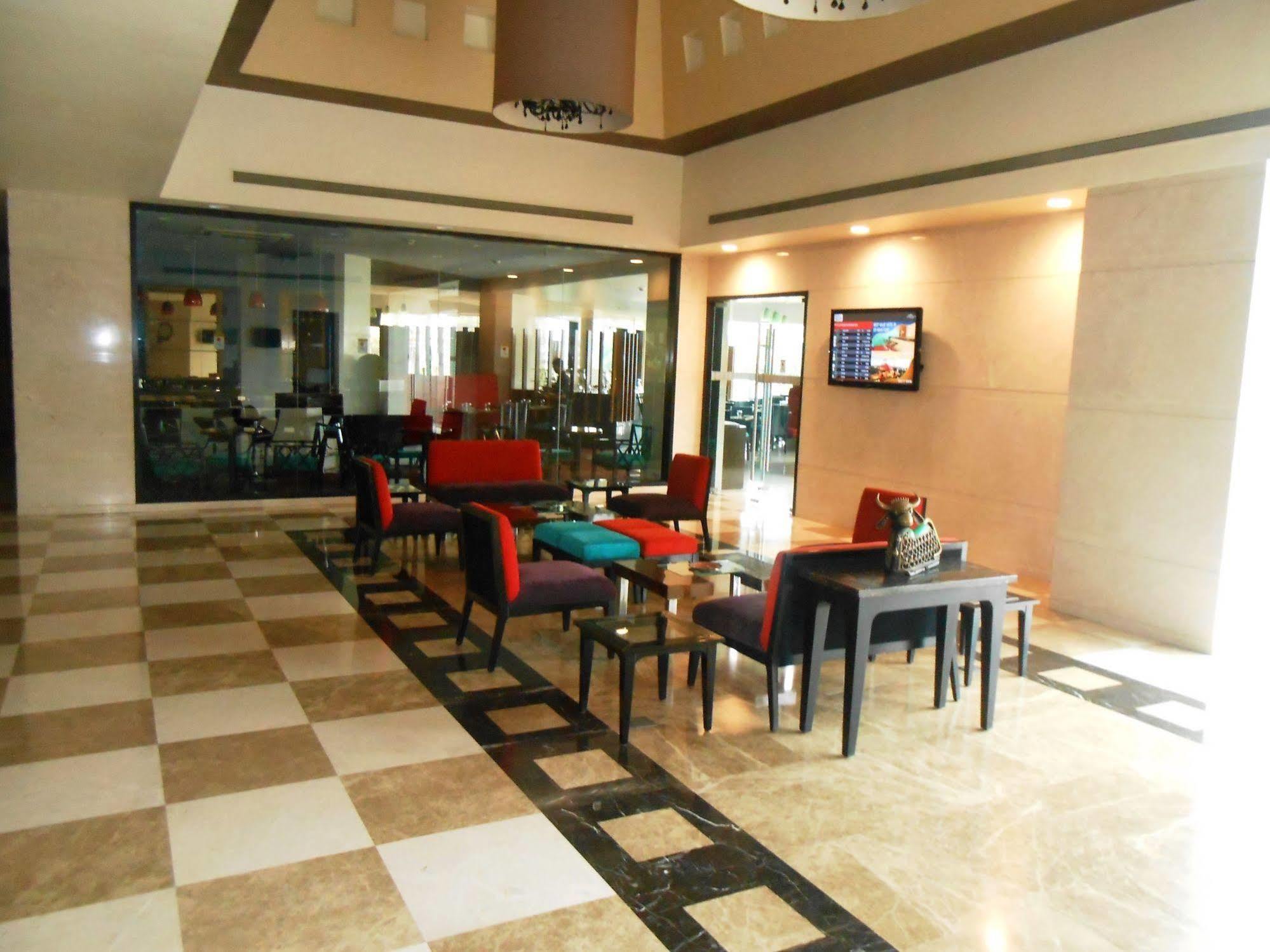 Noorya Business & Banquet Hotel Pimpri-Chinchwad Eksteriør bilde