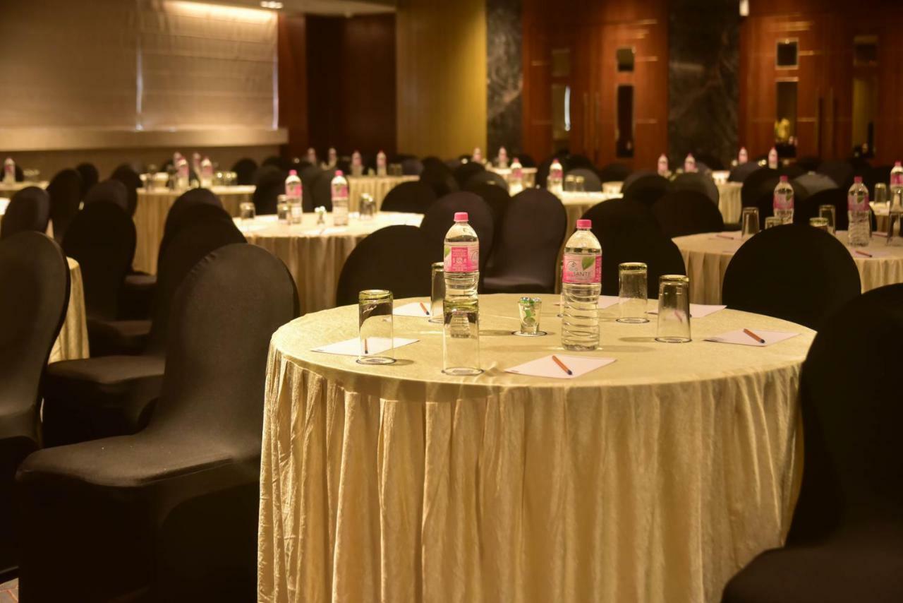 Noorya Business & Banquet Hotel Pimpri-Chinchwad Eksteriør bilde